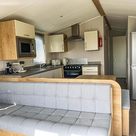 Отель Lovely 8 Berth Caravan For Hire At Barmston Beach Holiday Park Ref 62002O Lund Экстерьер фото