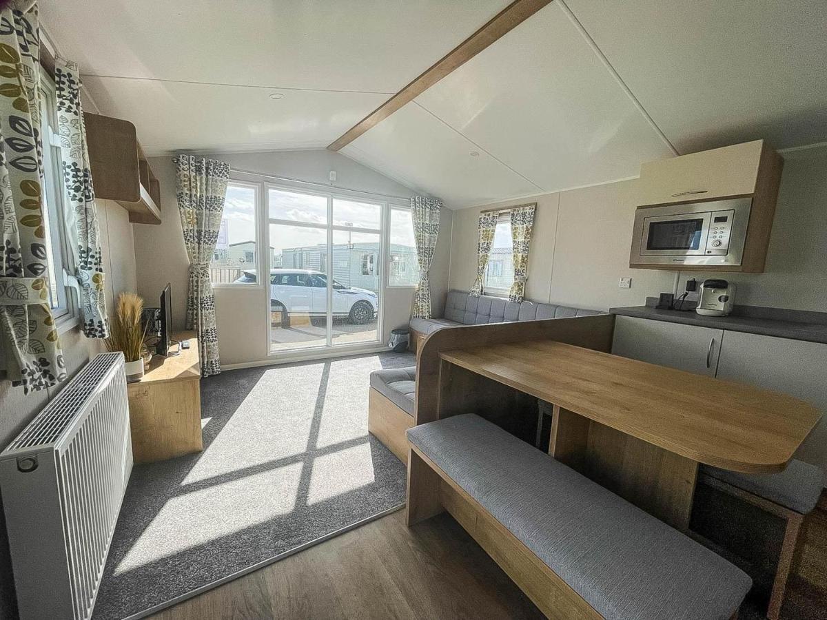 Отель Lovely 8 Berth Caravan For Hire At Barmston Beach Holiday Park Ref 62002O Lund Экстерьер фото