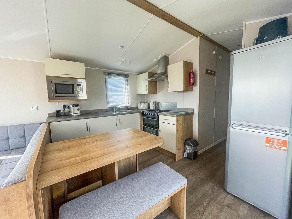 Отель Lovely 8 Berth Caravan For Hire At Barmston Beach Holiday Park Ref 62002O Lund Экстерьер фото